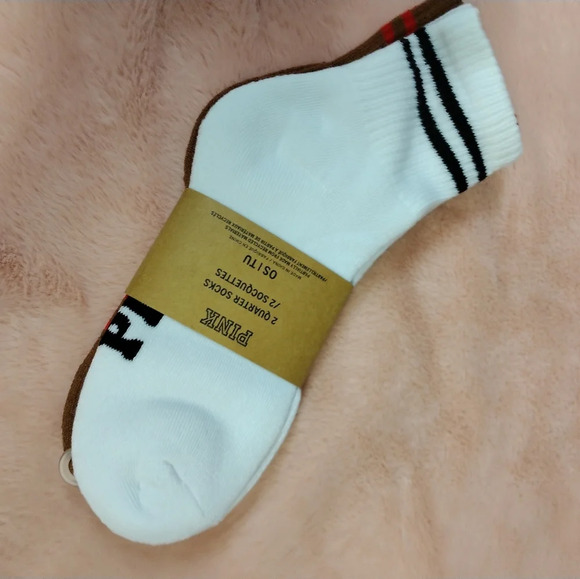 Pink VS  pack of 2 pairs ankle socks new in packaging - Picture 6 of 9